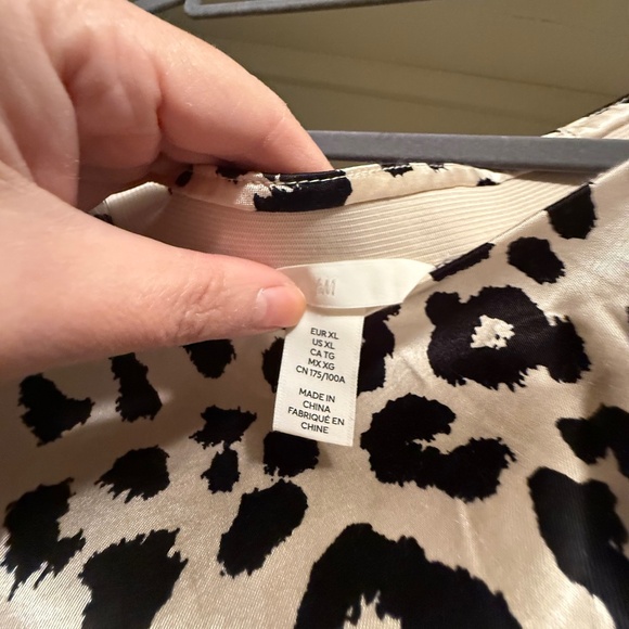 H&M Cream & Black Leopard Midi Silk Skirt - Size XL - Picture 3 of 3